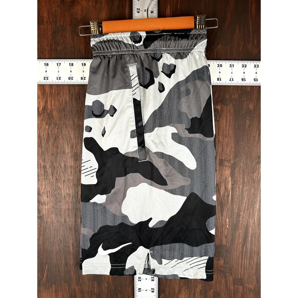 Nike DriFit Training Shorts 9" Inseam Camo Gray Black BV3262-077 Mens Small EUC